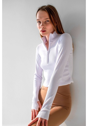 Siyah Bilek Detaylı Fermuarlı Crop Bluz Beyaz
