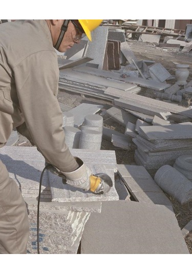 Stanley STGS7115 710 W 115 MM Profesyonel Avuç Taşlama Makinesi