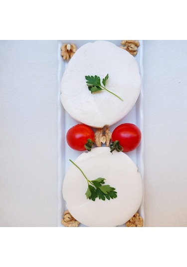 BURAĞIN BAHÇESİ TAM YAĞLI KAYNATILMIŞ İNEK LAVAŞ PEYNİR 3 KG