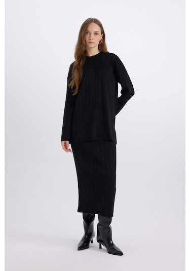 DeFacto Regular Fit Basic Düz Maxi Triko Etek E0936AX24WNBK81 Siyah DeFacto Regular Fit Basic Düz Maxi Triko Etek E0936AX24WNBK81 Siyah
