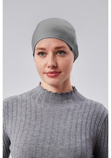 Kadın Tesettür Likralı Penye Dikişsiz Kaymaz Düz Bağlamalı Bone Füme