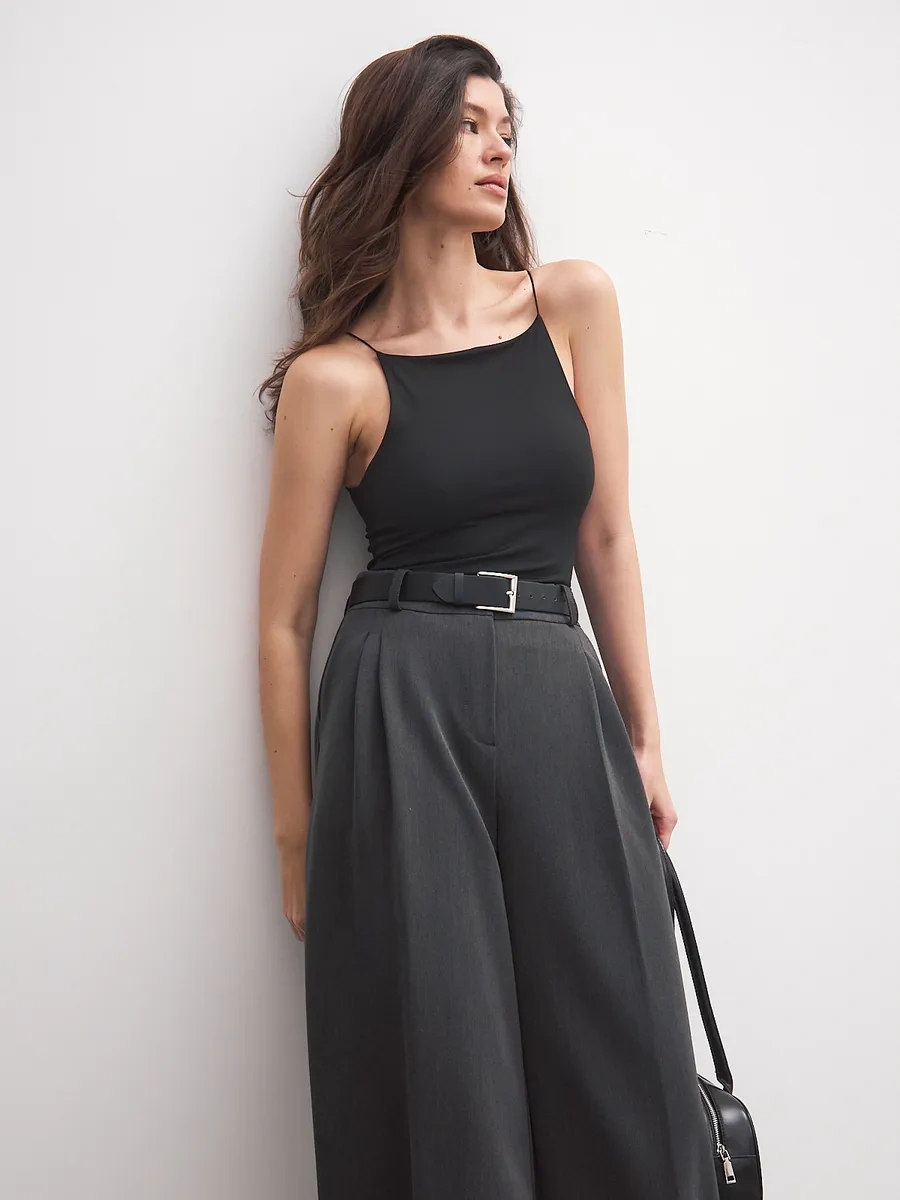 Cropstops Astarlı Askılı Vücuda Oturan Üst 287665255 Siyah