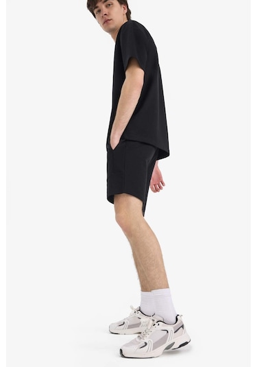 DeFacto Slim Fit Dar Kesim Dar Paça Basic Düz Şort B8674AX25SPBK81