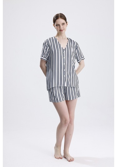 Laperissa Kadın Çizgili Şortlu Pijama Takımı Kısa Kollu, Önden Düğmeli, Yazlık Ev Giyim Çok Renkli