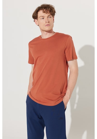 Ac&Co / Altınyıldız Classics Slim Fit Bisiklet Yaka Kısa Kol Pamuklu Erkek Tişört Açık Kahverengi Ac&Co / Altınyıldız Classics Slim Fit Bisiklet Yaka Kısa Kol Pamuklu Erkek Tişört Açık Kahverengi