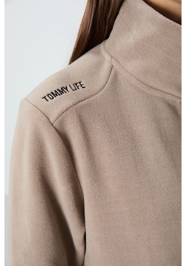 Tommy Life Koyu Bej Dik Yaka Fermuarlı Rahat Form Kadın Polar Sweatshirt - 97173 Koyu Bej
