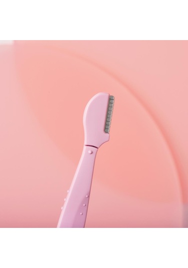 Wilkinson Sword Intuition Kaş Şekillendirme Seti 3 Kaş Usturası + 1 Fırça & Tarak Aparatı