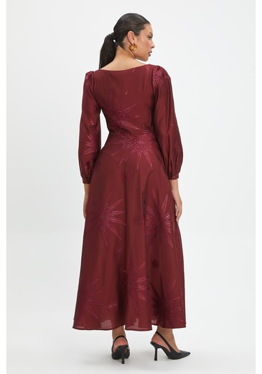 Parlak Yıldız Desenli Elbise - Zamansız Tasarım Ve Şık Detaylar Bordo