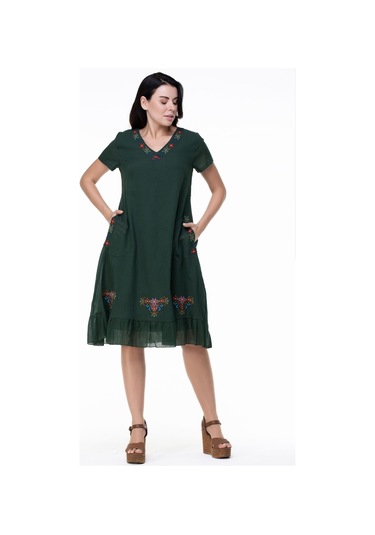Kısa Kol Şile Bezi Mehtap Midi Boy Nakış Detaylı Elbise Yeşil