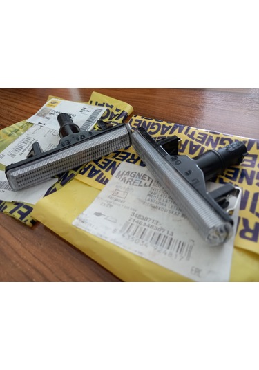 BMW E38 SAĞ SOL ÇAMURLUK SİNYALİ TAKIMI MARELLİ