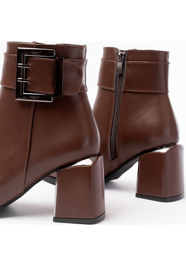 Dnz-400 Kahverengi Toka Aksesuarlı Topuklu Fermuarlı Günlük Kadın Bot Beyaz