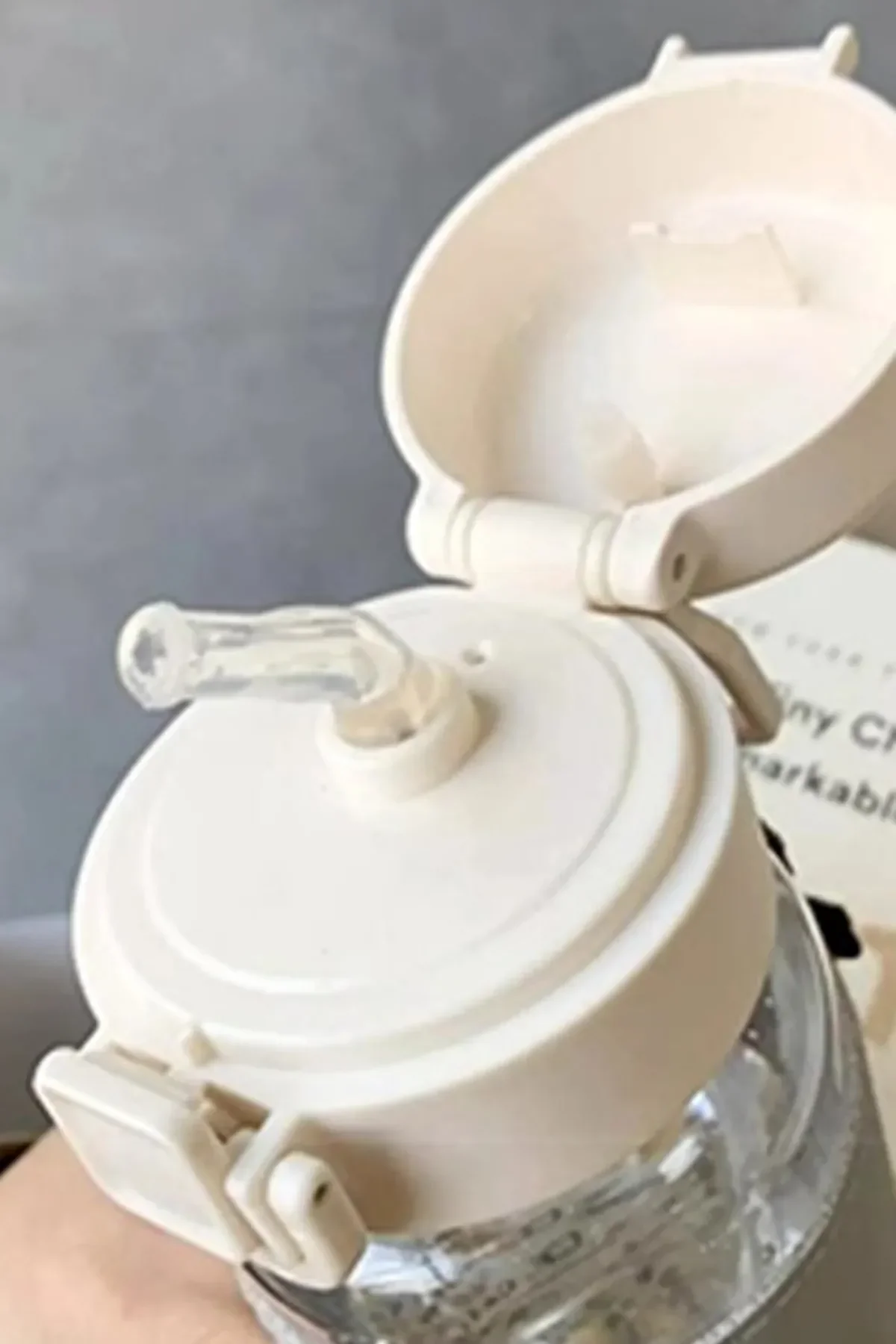 500 Ml Pipetli Plastik Su Şişesi Deri Kaplamalı Taşınabilir Sızdırmaz Öğrenciler Uygun Gri