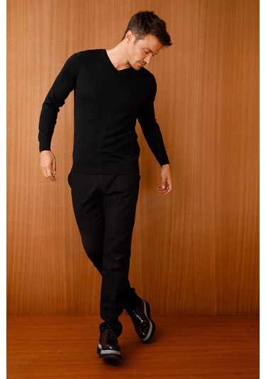 Desen Triko Erkek Basic V Yaka İnce Triko Kazak 02421602 Siyah Siyah