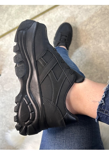 Günlük Kadın Sneaker Kalın Yüksek Taban Bağcıklı Rahat Tiger Şeritli Spor Ayakkabı 032 04 - Siyah Nubuk