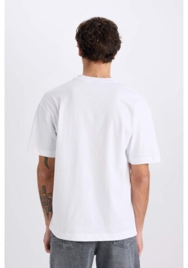 DeFacto Oversize Geniş Kalıp Bisiklet Yaka Basic Düz Kısa Kollu Beyaz Tişört E6885AXNSWT34