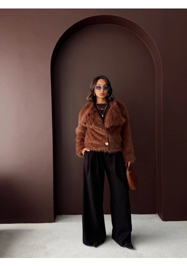 Kadın Vintage Peluş Tüylü Crop Ceket Altın Düğmeli Bisiklet Yaka Kışlık Şık Ceket Açık Kahve