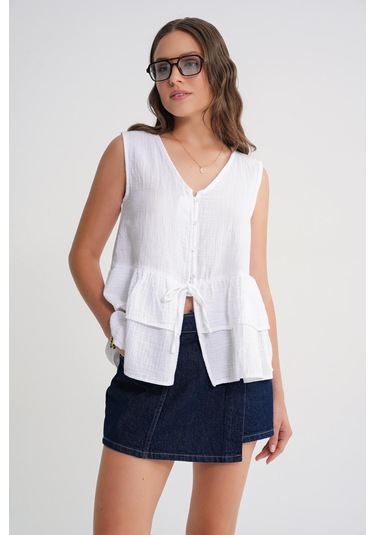 4722 Kadın V Yaka Fırfırlı Müslin Bluz Beyaz Beyaz