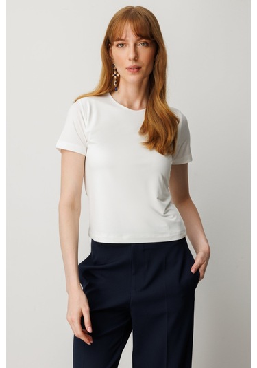 On Kadın Sıfır Yaka Kısa Kol Basic Bluz 61334 Ekru Ekru