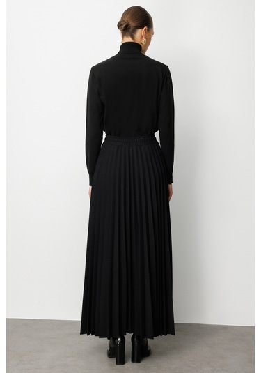 Mizalle Örme Krep Piliseli Maksi Siyah Etek Siyah