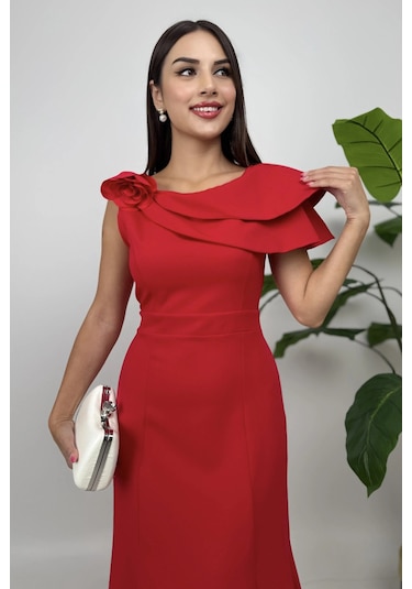 Delvira Drapeli Tek Omuz Çiçek Detaylı Uzun Kırmızı Abiye Elbise Kırmızı
