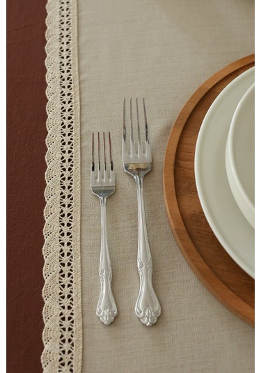 Yakacihome Elora Duck Keten Yıkanabilir Leke Tutmaz Cappuccino Kopenaki Dantel Detaylı Runner 40x140 Cm Krem