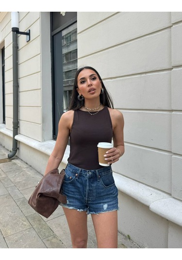 Lea Kayık Yaka Askılı %95 Pamuk Basıc Premıum Tuşe Bluz Acı Kahverengi