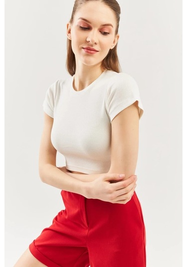 Kadın Kısa Kol Bisiklet Yaka Vücuda Oturan %100 Pamuklu Kaşkorse Esnek Crop Bluz Beyaz