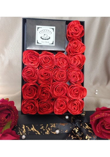 Kutuda Solmayan Güller 18 Adet Yapay Gül Kırmızı Aksesuar Hediyelik Kutulu Siyah Kutu Gül Kutusu