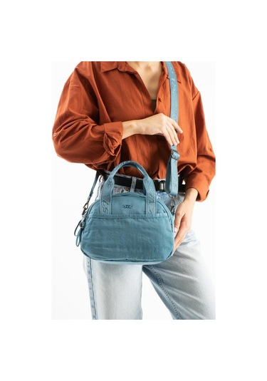 Kadın Omuz Çantası Elde Tutmalı Çapraz Askılı Postacı Bayan Çantası 20 27 Cm Astarlı Hafif Kumaş Mavi