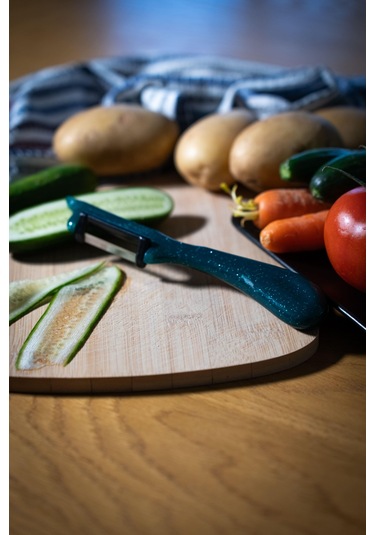 Solingen Simli Yeşil Dikey Soyacak Paslanmaz Alman Çeliği, Ergonomik Sap, Çift Yönlü Kesici Ağız-198 Yeşil