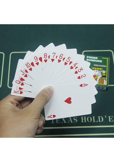 Kırmızı Pvc Plastik Su Geçirmez İskambil Oyun Kağıdı Cin444kr