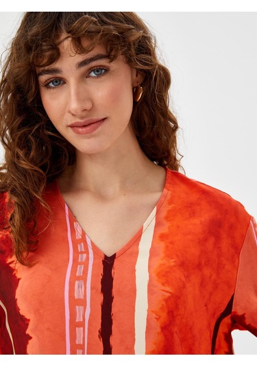Çizgili Batik Desen V Yaka Bluz 68173 Kırmızı