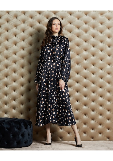 Desenli Kadın Saten Elbise - Bağlamalı Yaka Detaylı - Modern Ve Şık Tasarım - Özel Davet Ve Günlük Kullanım İçin Elbise Siyah Desenli Kadın Saten Elbise - Bağlamalı Yaka Detaylı - Modern Ve Şık Tasarım - Özel Davet Ve Günlük Kullanım İçin Elbise Siyah