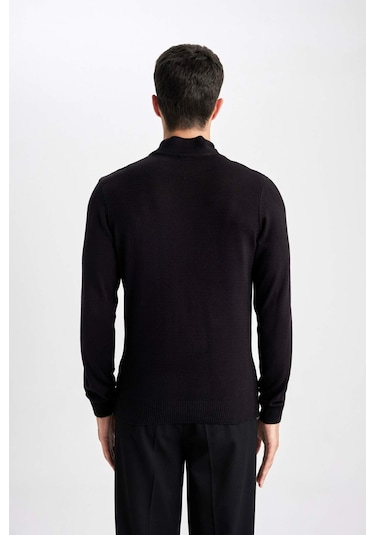 DeFacto Slim Fit Dar Kesim Yarım Balıkçı Yaka Basic Düz Triko Kazak R1127AZ24SPBK27