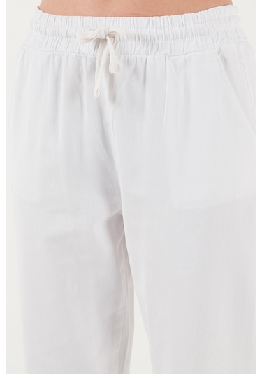 Lela Pamuklu Normal Bel Regular Fit Düz Paça Bayan Pantolon 668Yp42282S4 Beyaz