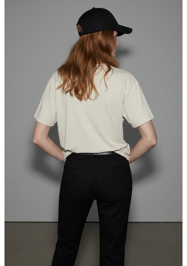 Soft&Basic Kadın %100 Organik Pamuk Oversize Fit Basic Yuvarlak Yaka T-shirt Ekru