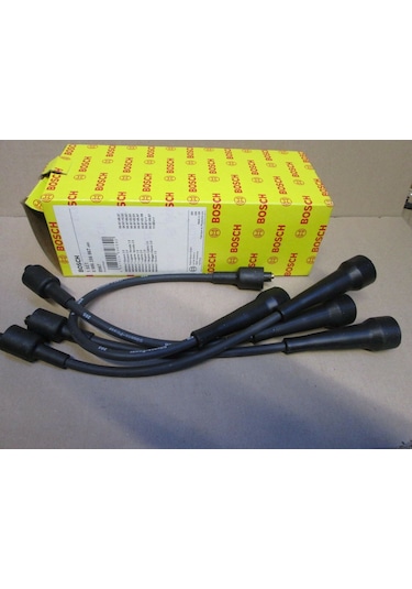 Bosch 0986356967 Set Di 4 Cavi Di Accensione. Alta Resistenza A Calore E Fluidi. Trasmissione Potente Per Candele.