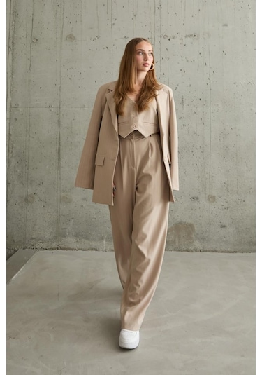 Bej Çizgili Ceket - Yelek Ve Pantolon Takım Bej