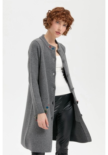Desen Triko Kadın Dik Yaka Cebi İşlemeli Uzun Yün Kaban 24012 Füme Füme