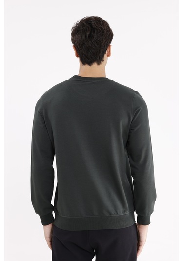 Rowinger Minimal Göğüs İşlemeli Rahat Kalıp Esnek Manşetli Mevsimlik Bisiklet Yaka Sweatshirt Haki
