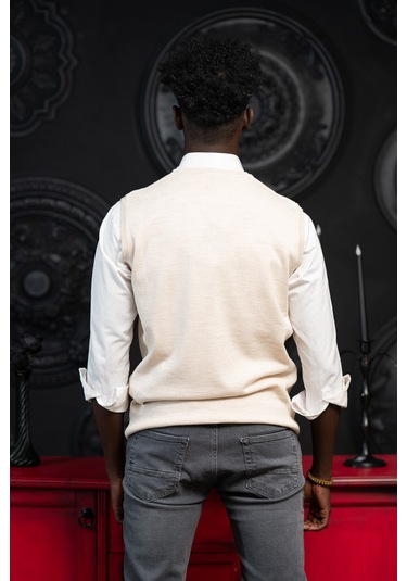 V Yaka Regular Fit Yünlü Kolsuz Triko Süveter Krem