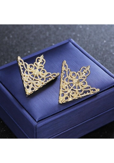 Altın Broş Vintage Üçgen Gömlek Yaka Pin Içi Boş Metal Iğne Broş Kadın Erkek Yaka Pin Elbise Dekor Altın