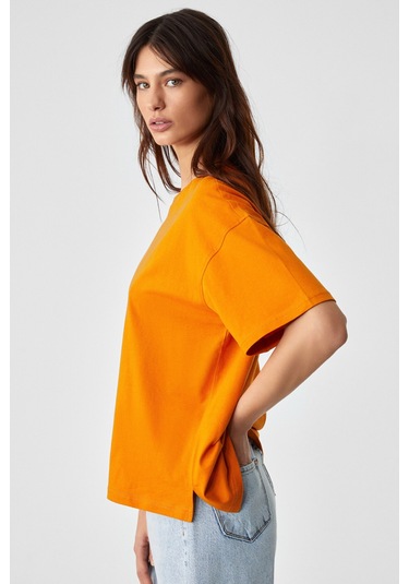 Jemmy Kadın %100 Organik Pamuk Relaxed Fit Yırtmaçlı Yuvarlak Yakalı Turuncu T-Shirt