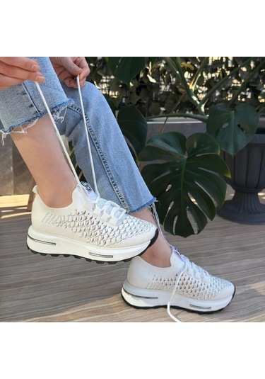 Cilla Beyaz Triko Boncuk İşlemeli Spor Ayakkabı Beyaz