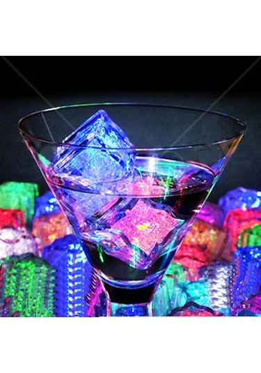 LED LİGHT ICE CUBE 12 ADET LED IŞIKLI BUZ KÜPÜ RENKLİ KOKTEYL IŞIĞI RENKLİ LED IŞIKLI BUZ KÜPÜ PARTİ LED Çok Renkli