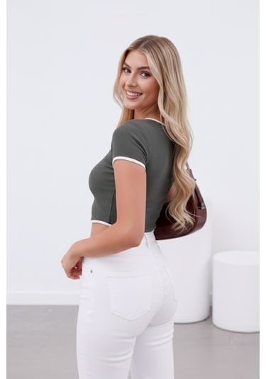 Zedefx Kadın Biyeli Yaka Detaylı T-shirt Gri