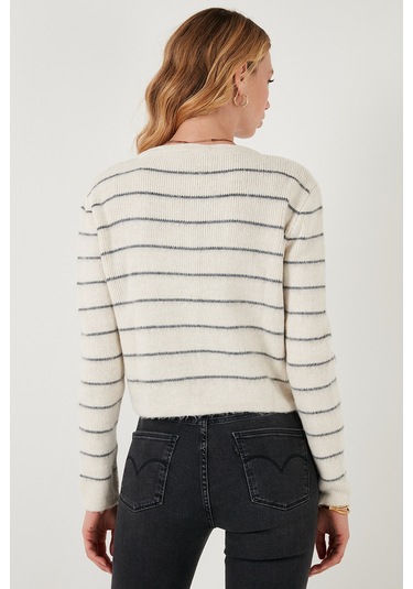 Lela Standart Fit Çizgili Yumuşak Dokulu Crop Triko Bayan Hırka 4615551 Taş