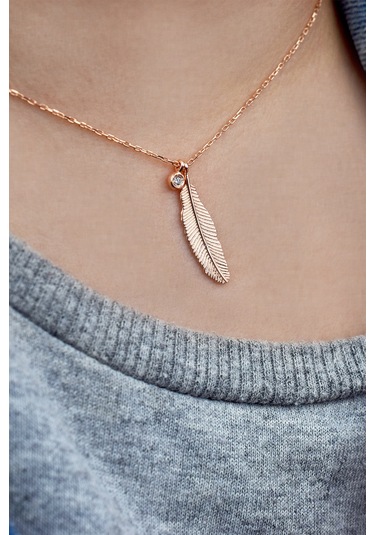 Lilarote Konyak Pırlantalı Tüy Gümüş  Kolye