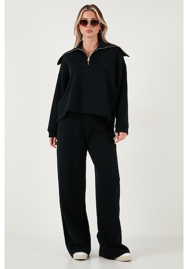 Lela Pamuklu Oversize Fit Yarım Fermuarlı Yaka Uzun Kollu Triko Bayan Takım 68351218 Siyah Lela Pamuklu Oversize Fit Yarım Fermuarlı Yaka Uzun Kollu Triko Bayan Takım 68351218 Siyah