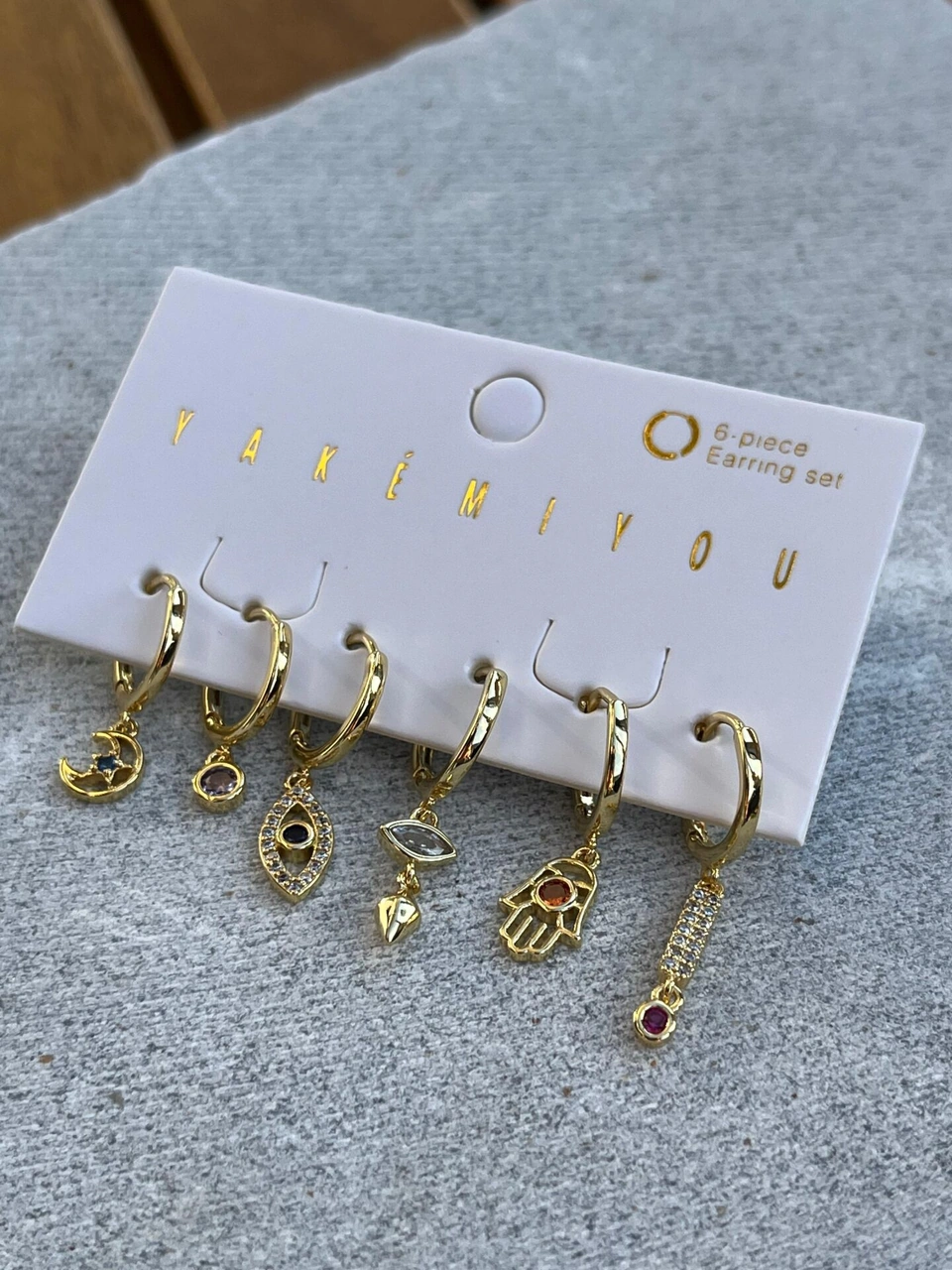 Yakemiyou Göz Ve El Desenli Altılı Küpe Çok Renkli